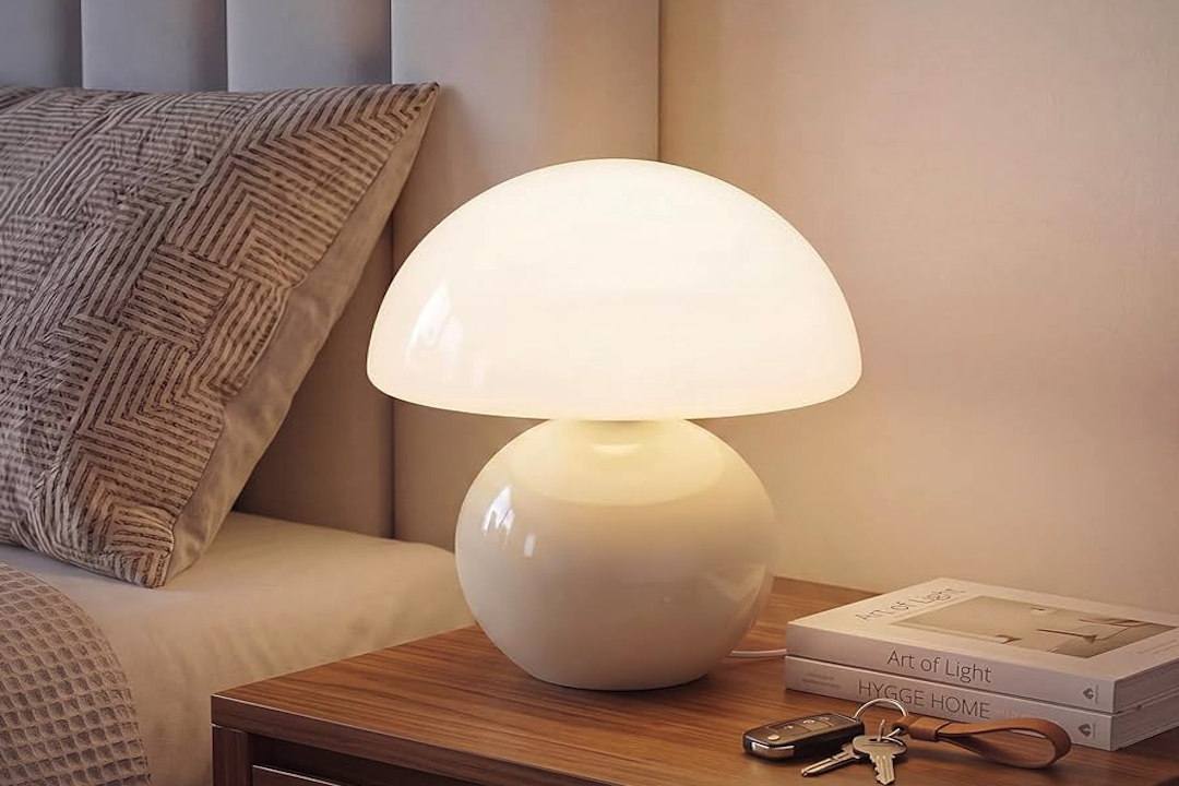 Retro Persimmon Acrylic Mushroom Lamp: A Stylish Nightstand Addition
