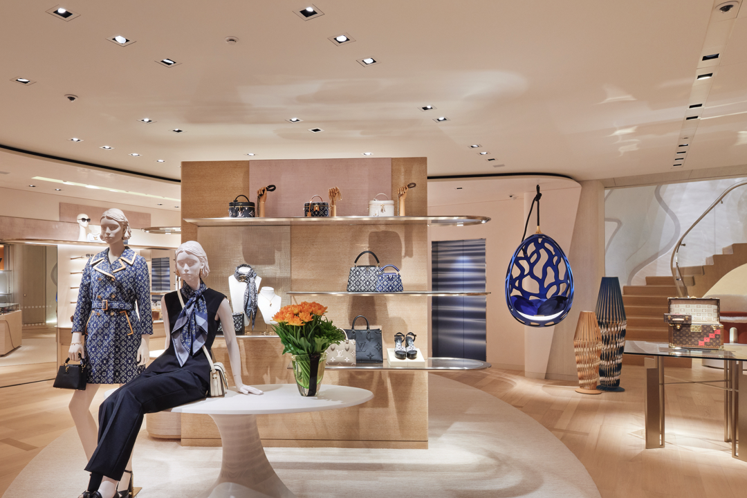 Enhancing Boutique Lighting for Luxurious Clothing Display